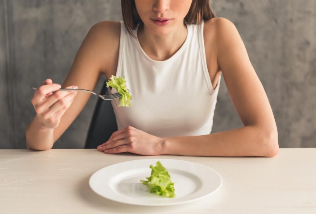 9 Dấu hiệu và triệu chứng của Ăn quá ít, không đủ dinh dưỡng -  Chuadaukhopgoi