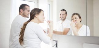 Tầm quan trọng của vệ sinh răng miệng có thể mở rộng tới vấn đề tình dục.